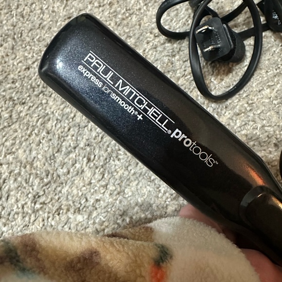Paul Mitchell Neuro Straightener - Picture 2 of 3
